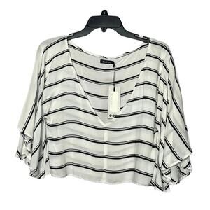 Boo Hoo Cropped Striped Batwing Sleeves V Neckline New Size Medium